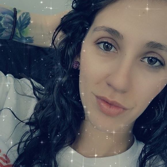 Meet your Posher, Jess - Picture 1 of 1